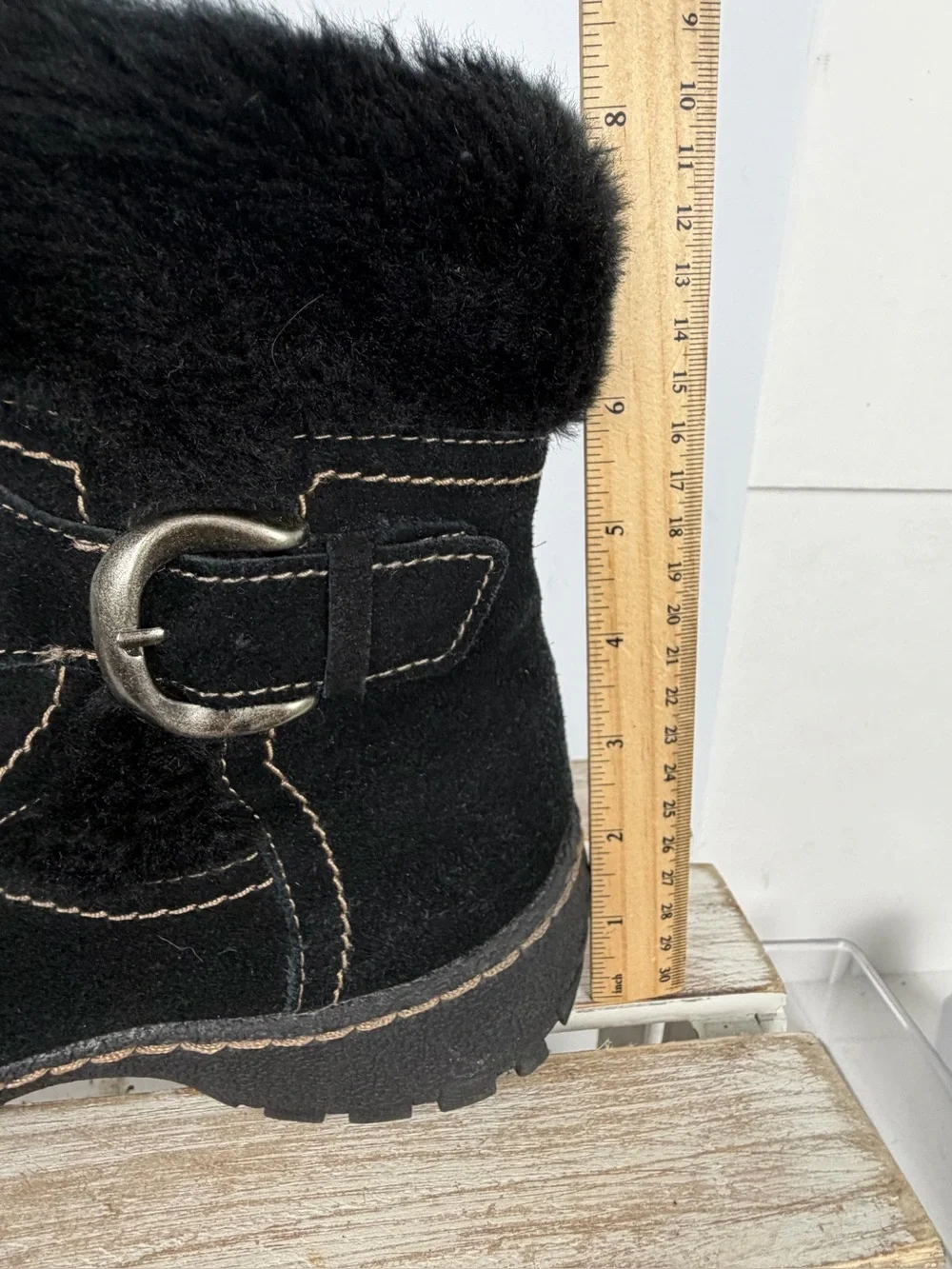 Baretraps Breesen black suede ankle boots cozy faux fur side buckle size 9.5M